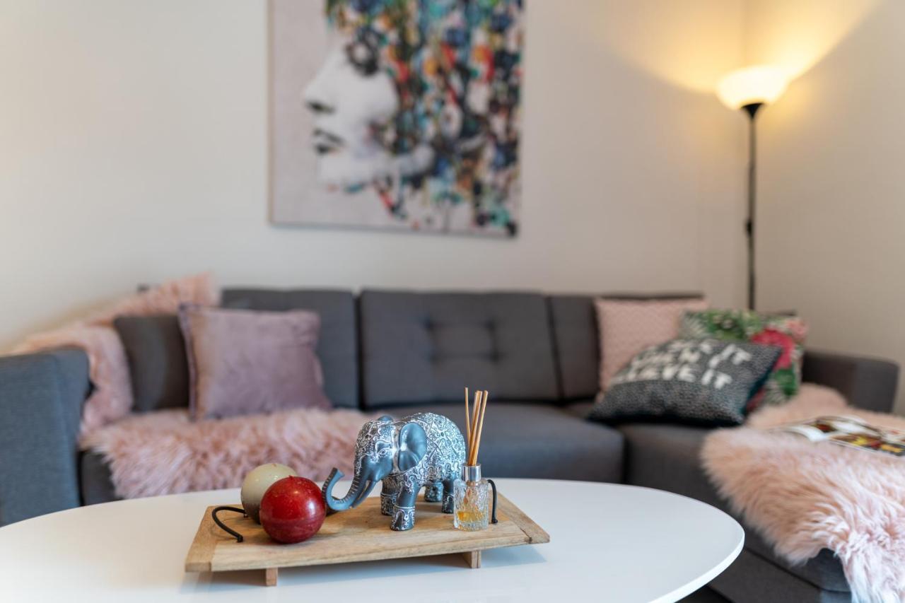 Tres Jolie - Stylish Cityheart